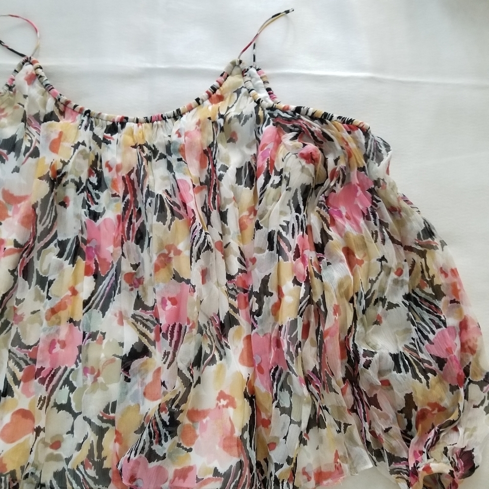 Elizabeth & James Marylin Cold Shoulder Silk Floral Top Size M Medium - Picture 3 of 11